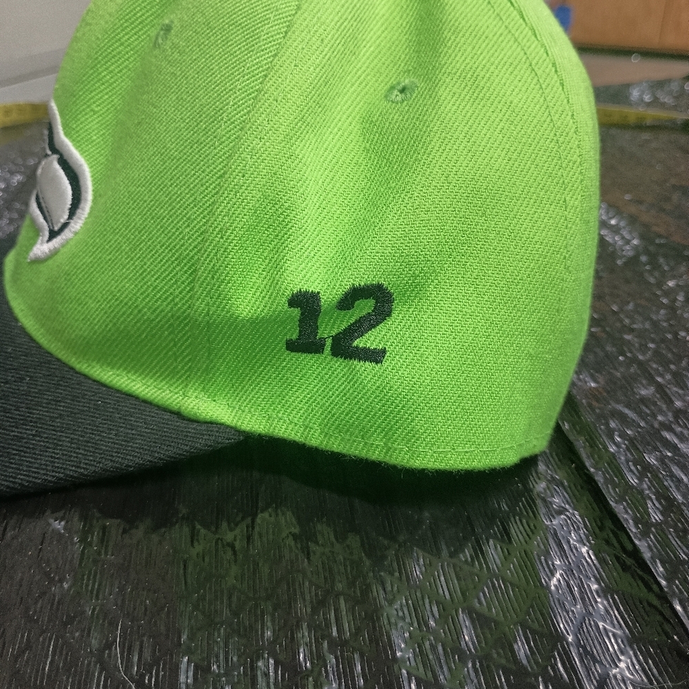 NFL Green and Black Hat Stylish Accessory - Picture 5 of 13